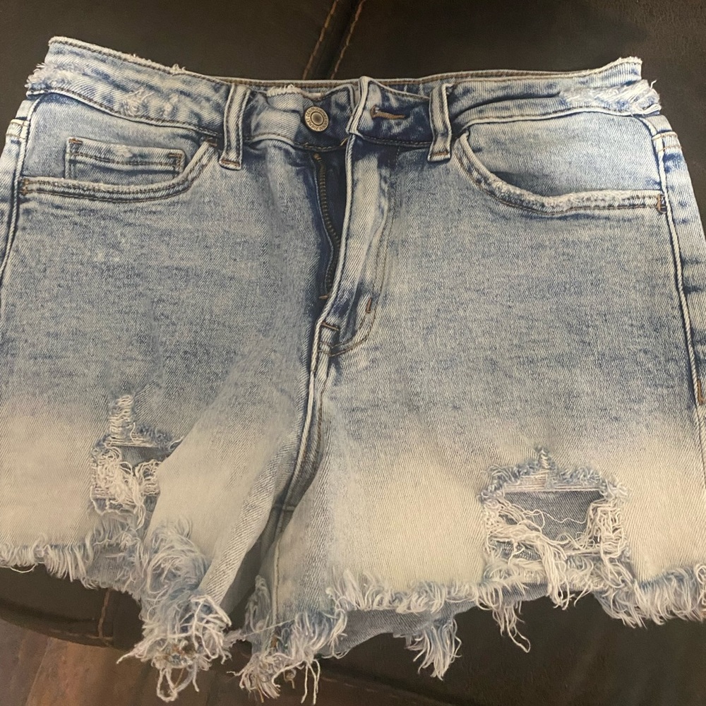 Womens vervet and risen denim shorts. Size medium